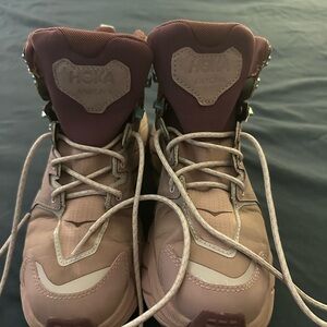 Hoka Boots in purple,teal